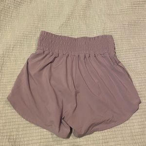 Nike high waisted women’s shirts. Size medium euc